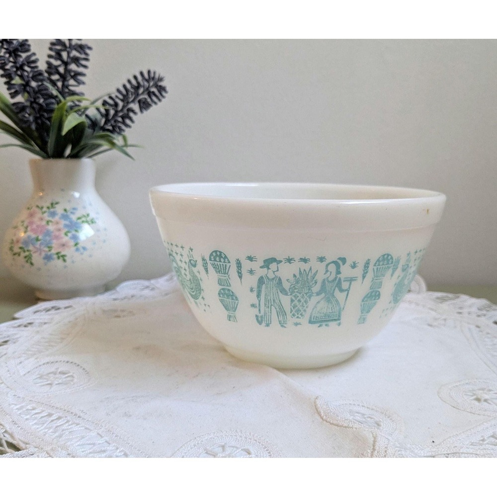 Vintage Pyrex 401 Amish Butterprint Mixing Bowl, Turquoise Farm Pattern